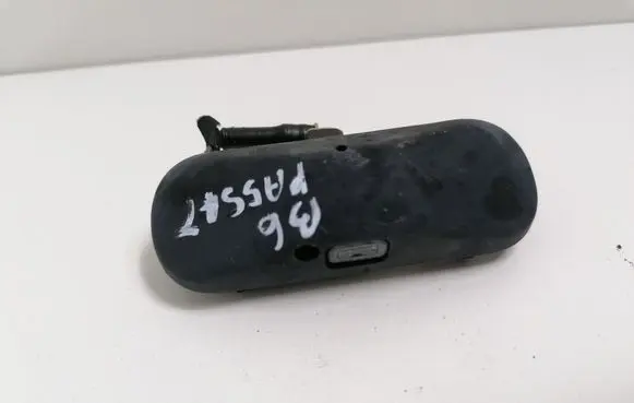 Volkswagen PASSAT B6 Windshield washer spray nozzle 5M0955986C