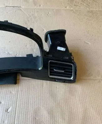 Volkswagen Touareg II Dashboard trim 7P1857221 6709401