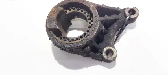 Opel Zafira A Engine mount bracket
