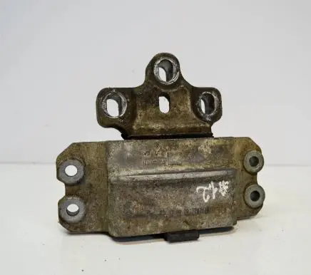 Volkswagen Touran I Engine mount bracket 1K0199555T