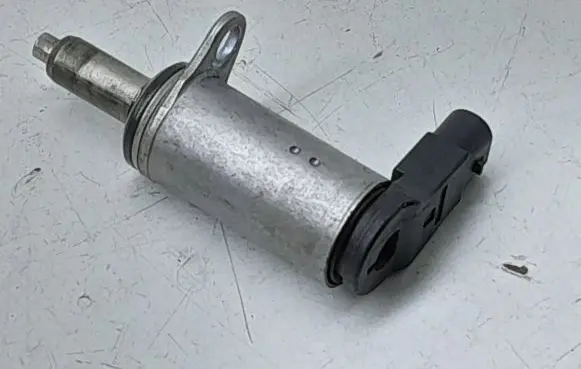 Audi A6 S6 C7 4G Camshaft vanos timing valve 06H103697B