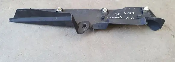 Honda CR-V Fender mounting bracket 74207GM1