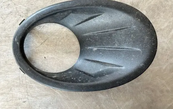 Nissan Qashqai Front fog light trim/grill 62257BR03A