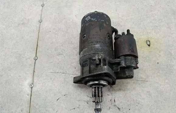 Volkswagen Transporter - Caravelle T4 Starter motor 02B911023A