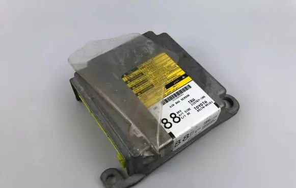 Toyota Avensis T250 Airbag control unit/module 8917005161