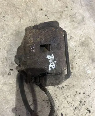 Hyundai Tucson JM Front brake caliper