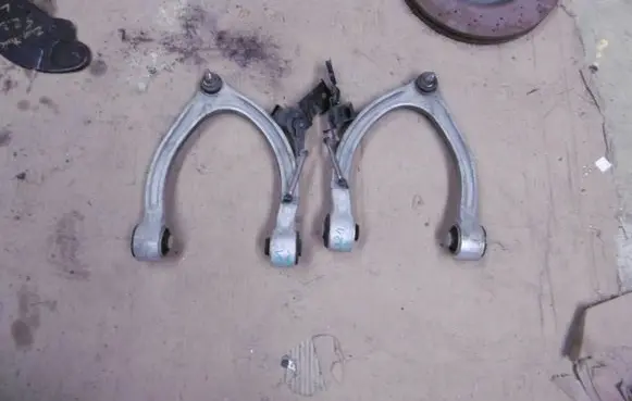 Mercedes-Benz S W221 Front upper control arm/wishbone C086112 12111108058211