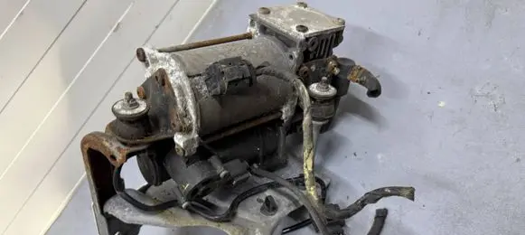 Mercedes-Benz S W222 Air suspension compressor/pump A2223200604
