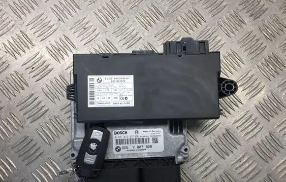 BMW 1 E81 E87 Engine ECU kit and lock set 7807828 6943834 0281013537