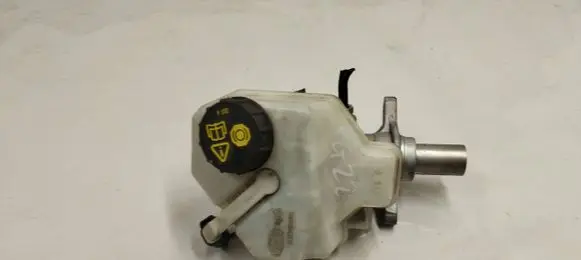 Land Rover Discovery Sport Brake fluid reservoir 