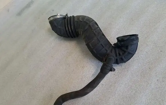 Audi 100 S4 C4 Air intake hose/pipe 4A0145747A