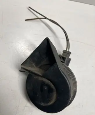 Audi A4 S4 B7 8E 8H Horn signal 8E0951223A