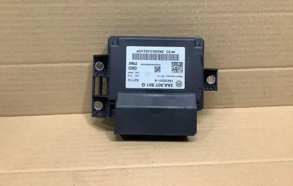 Volkswagen Sharan Hand brake control module 3AA907801G