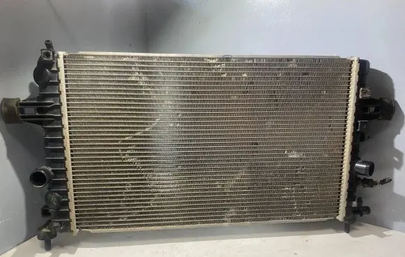 Opel Astra H Coolant radiator 13170110