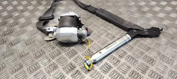 Hyundai Santa Fe Front seatbelt 888102W250