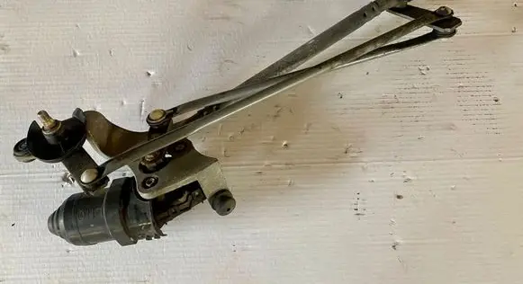 Toyota RAV 4 (XA30) Wiper motor 8511042150 1593000252