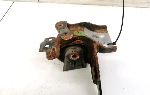 Toyota Avensis T250 Engine mount bracket