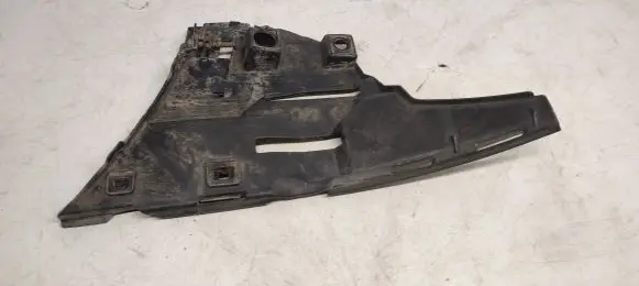 Front bumper mounting bracket
