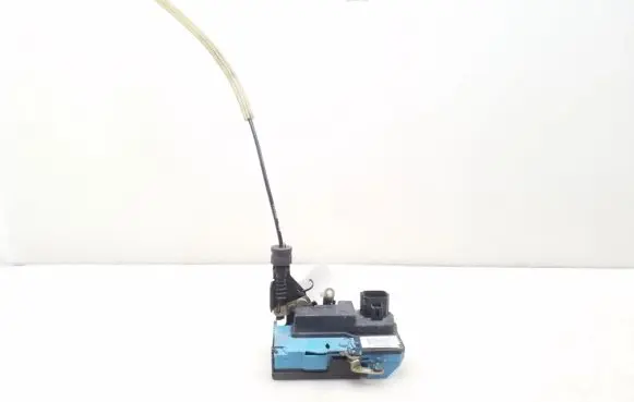 Volvo S60 Front door lock 30634614