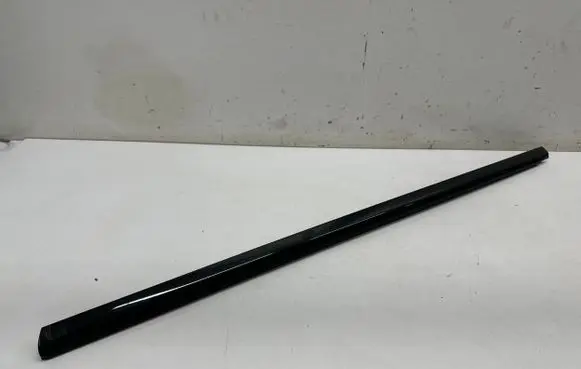 BMW 2 F44 Front door glass trim molding 7483131