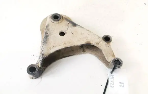 Ford Galaxy Engine mounting bracket