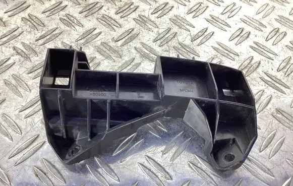 Lexus GS 250 350 300H 450H Headlight/headlamp mounting bracket 5211630100