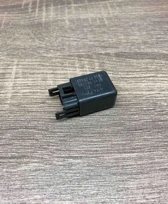 Subaru Legacy Other relay 82532AA010 5825906100