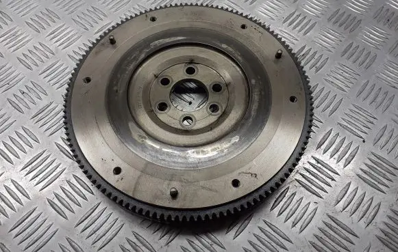 Skoda Fabia Mk2 (5J) Flywheel 03D105271