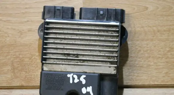 Toyota Avensis T250 Fuel injection control unit/module 8987128010