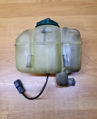 Volvo XC90 Coolant expansion tank/reservoir 
