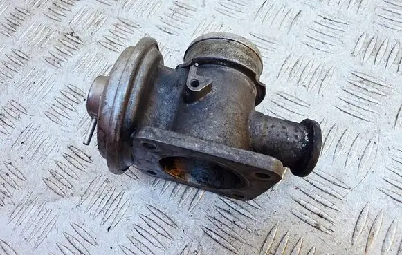 BMW 5 E39 EGR valve 7785452 72826400