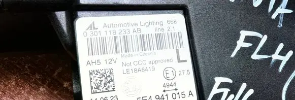 Skoda Octavia Mk4 Headlight/headlamp 5E4941015A