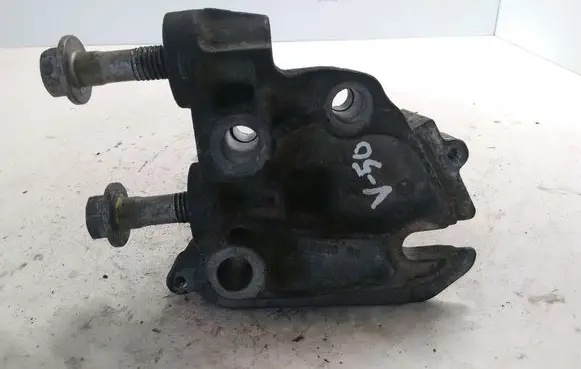 Volvo V50 Engine mounting bracket 6M516030BA