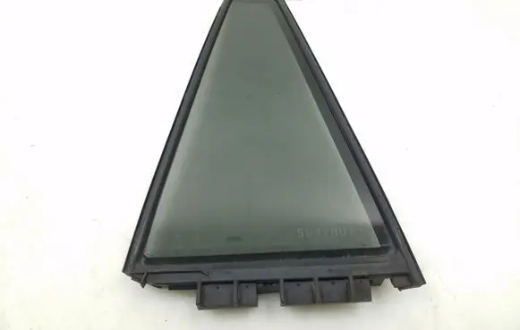 Toyota RAV 4 (XA30) Rear vent window glass 6812442130