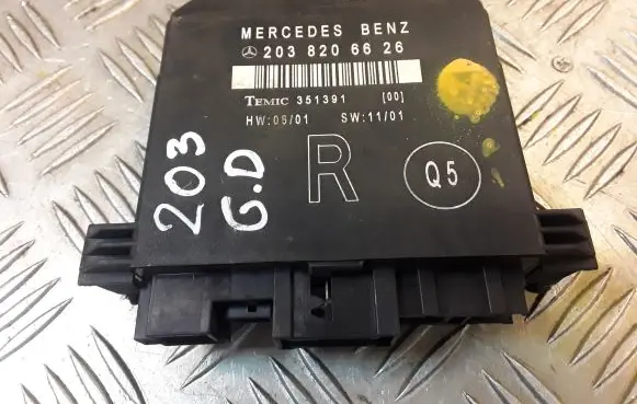Mercedes-Benz C W203 Door control unit/module 2038206626 A2038206626