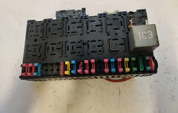 Volkswagen Multivan T4 Fuse box set 357937039