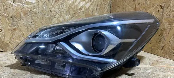Toyota Yaris Headlight/headlamp 3560980