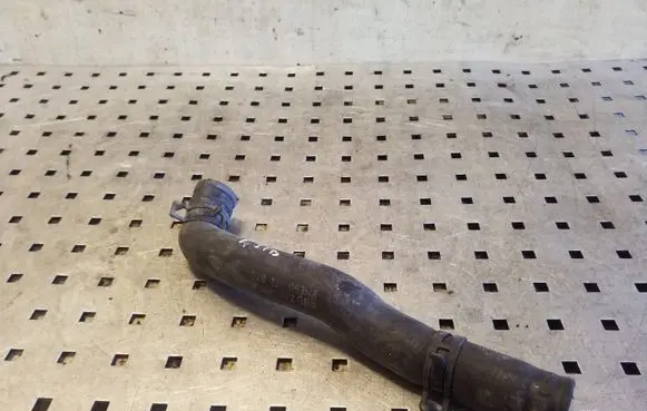 Volkswagen Transporter - Caravelle T4 Engine coolant pipe/hose 028121053N