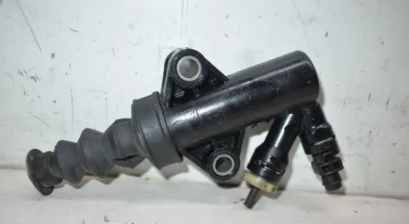 Mazda 3 II Clutch slave cylinder KE6041920B