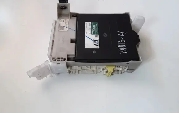 Toyota Yaris Comfort/convenience module 892210D400