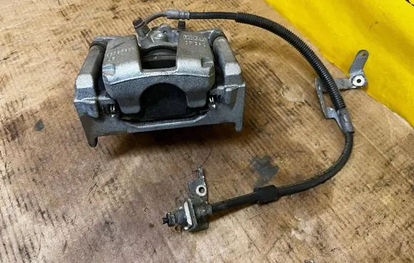 Ford Explorer VI Rear brake caliper L1MC2D250EB