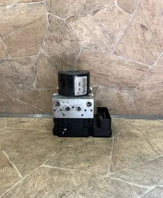 Mercedes-Benz C W204 ABS Pump A1729014100