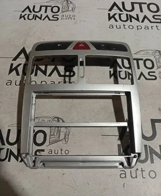 Peugeot 307 Radio/GPS head unit trim 9634505077 9682385580 9682385780