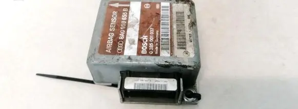 Audi A4 S4 B5 8D Airbag control unit/module 8A0959655B 0285001037