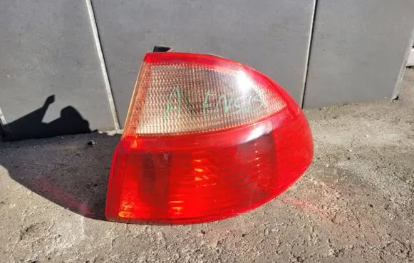 Toyota Avensis T220 Rear/tail lights 034NA1