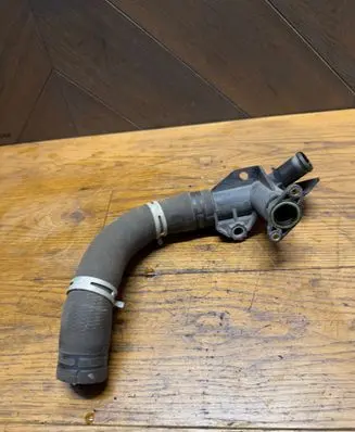 Peugeot 208 Engine coolant pipe/hose 9684589080
