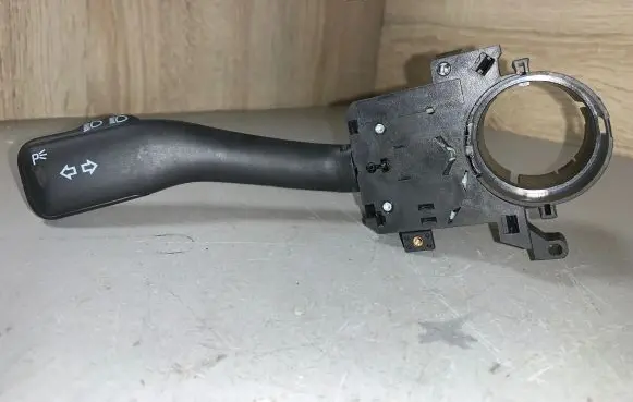 Volkswagen PASSAT B5 Indicator stalk 213209412203