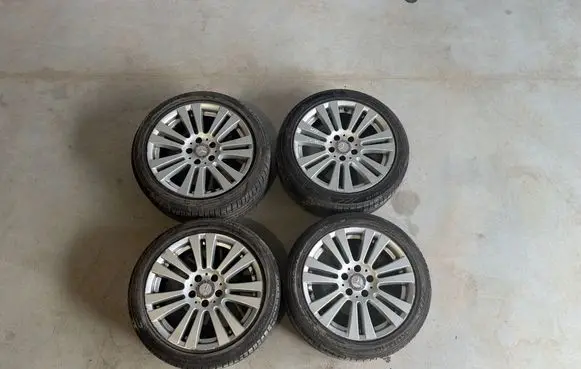 Mercedes-Benz C W204 R17 alloy rim A2044017402