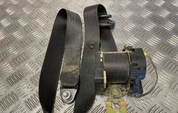 Iveco Daily 30.8 - 9 Front seatbelt 33004574F
