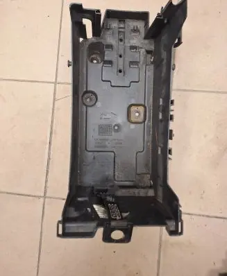 Opel Insignia A Battery box tray 13448185